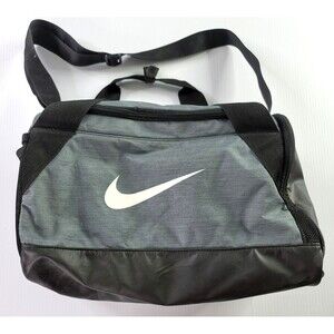 Nike Duffle Gym Bag Small RN#56323 CA#05553 Girls Softball Baseball Track
